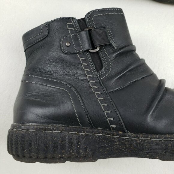 Clarks Caroline Orchid Ruched Ankle Boot Womens 9 Wide Black Leather Side Zip - Picture 4 of 12